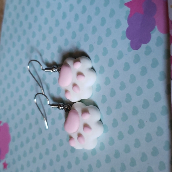 kawaii cat paw earrings - Picture 2 of 4